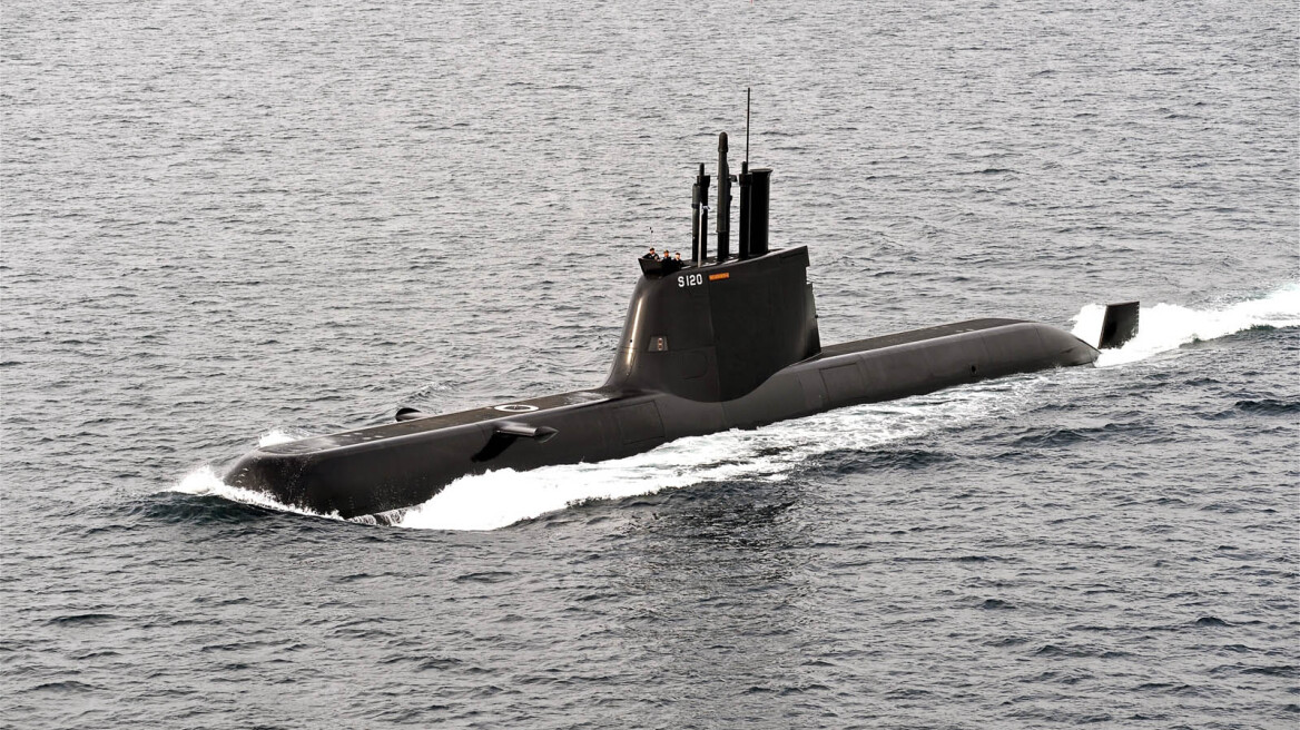 Το Πολεμικό Ναυτικό χαρίζει σε 14 μαθητές την εμπειρία της κατάδυσης με υποβρύχιο