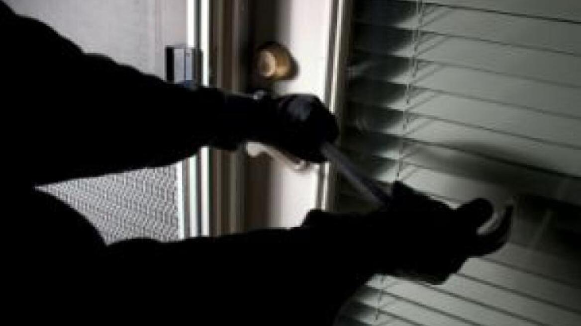 Διαρρήξεις με δράστες νεαρούς σε διάφορες περιοχές