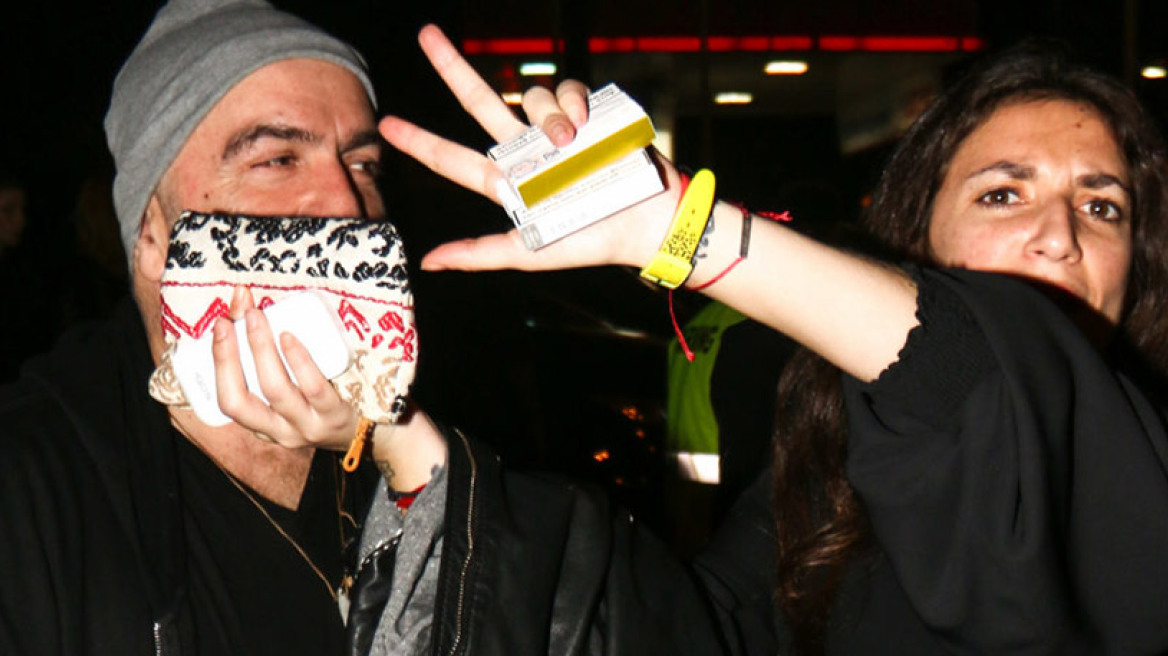 Είδαμε το Μπάμπη Στόκα με τη σύντροφό του