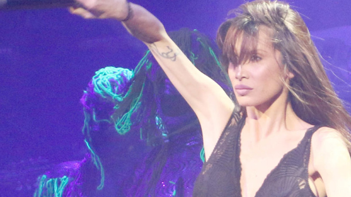  Πάολα, αν αυτός είναι ο αδερφός σου, δεν μοιάζετε καθόλου