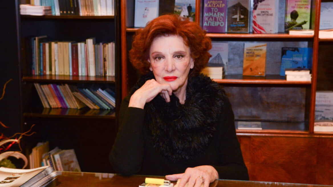 Η Μάρω Κοντού δείχνει πως να είσαι timeless chic