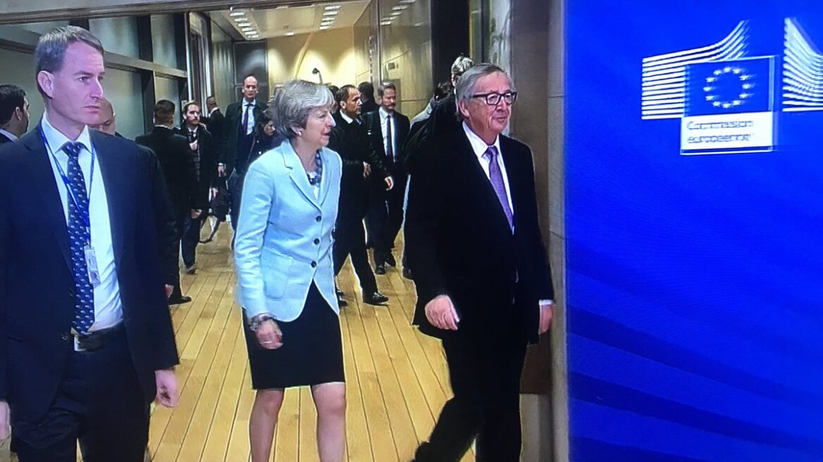 Αγωνία για το Brexit: Πρωί - πρωί συνάντηση Γιούνκερ - Μέι στις Βρυξέλλες