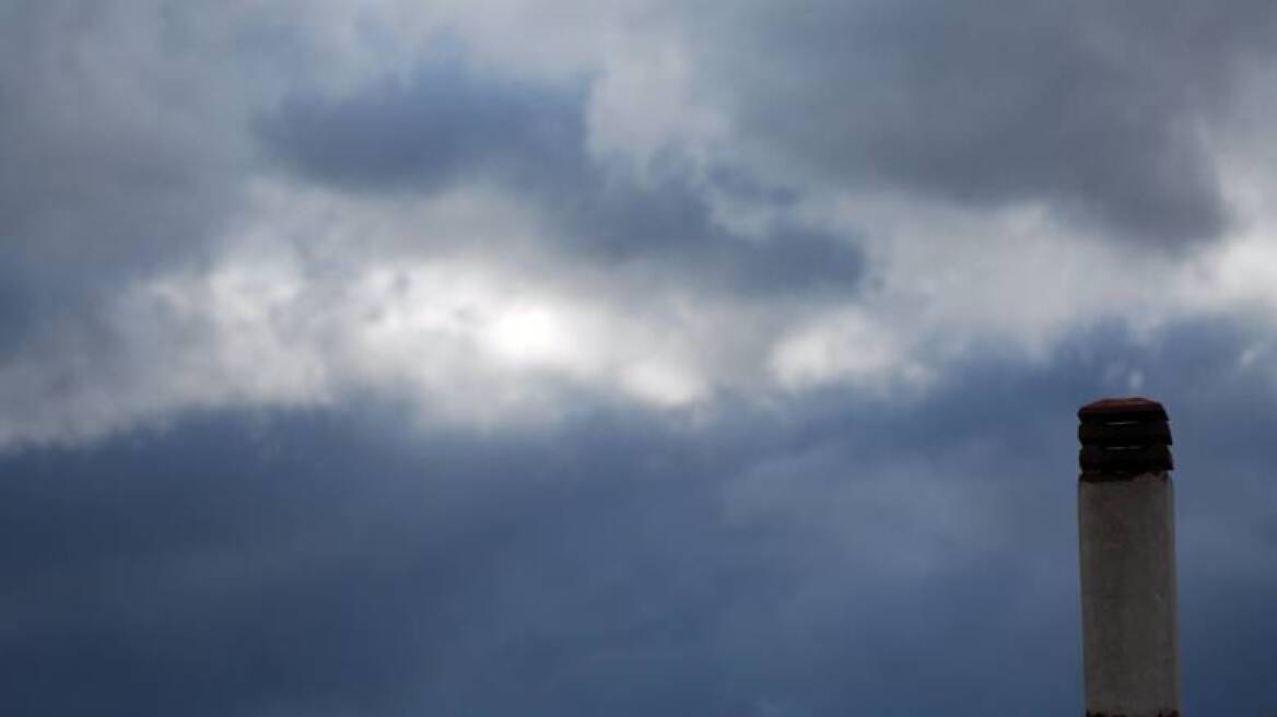 Καιρός: Αραιές νεφώσεις και τοπικές βροχές