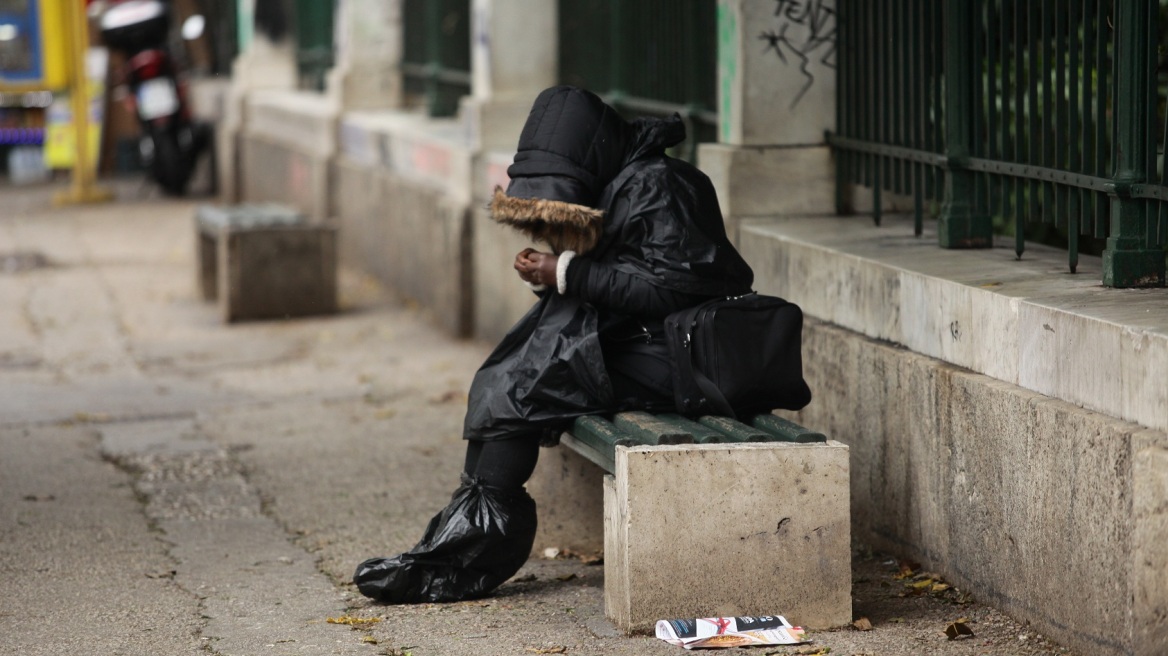 Έλληνας, όπως Βούλγαρος και Ρουμάνος: Ένας στους τρεις στερείται βασικά αγαθά
