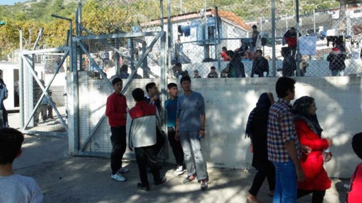 Επίθεση Μαξίμου στον δήμαρχο Λέσβου για τη διαχείριση του προσφυγικού