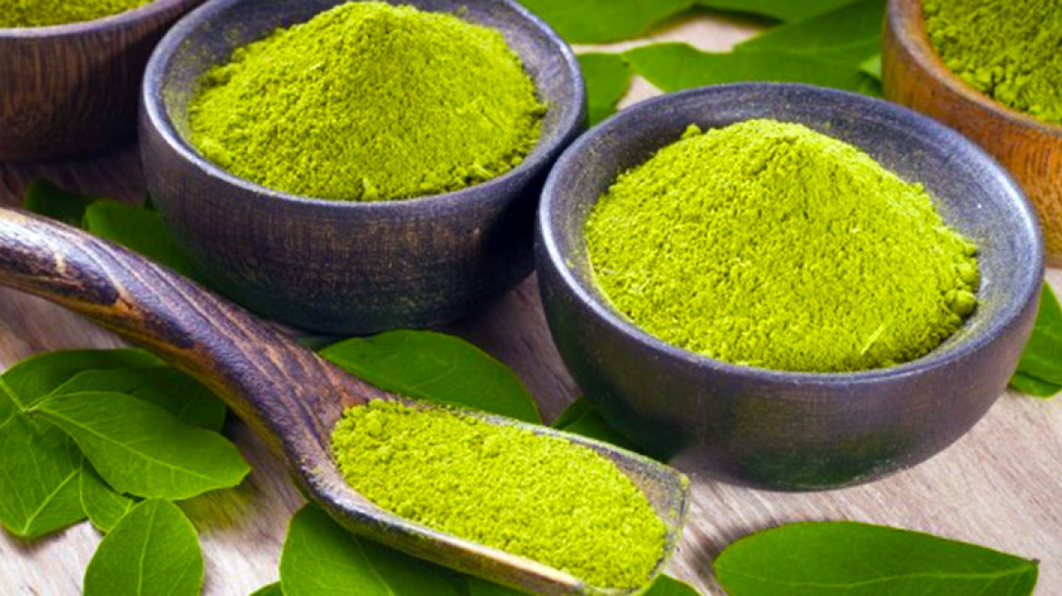 Τι είναι η μορίνγκα και γιατί έχει γίνει το πιο διάσημο superfood τελευταία;