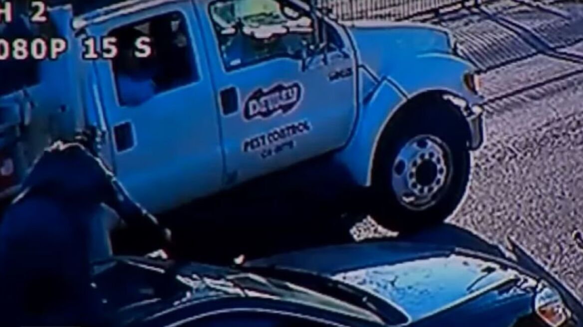 Αισχρό: Επί 6 ώρες «βασάνιζε» ένα αυτοκίνητο (video)