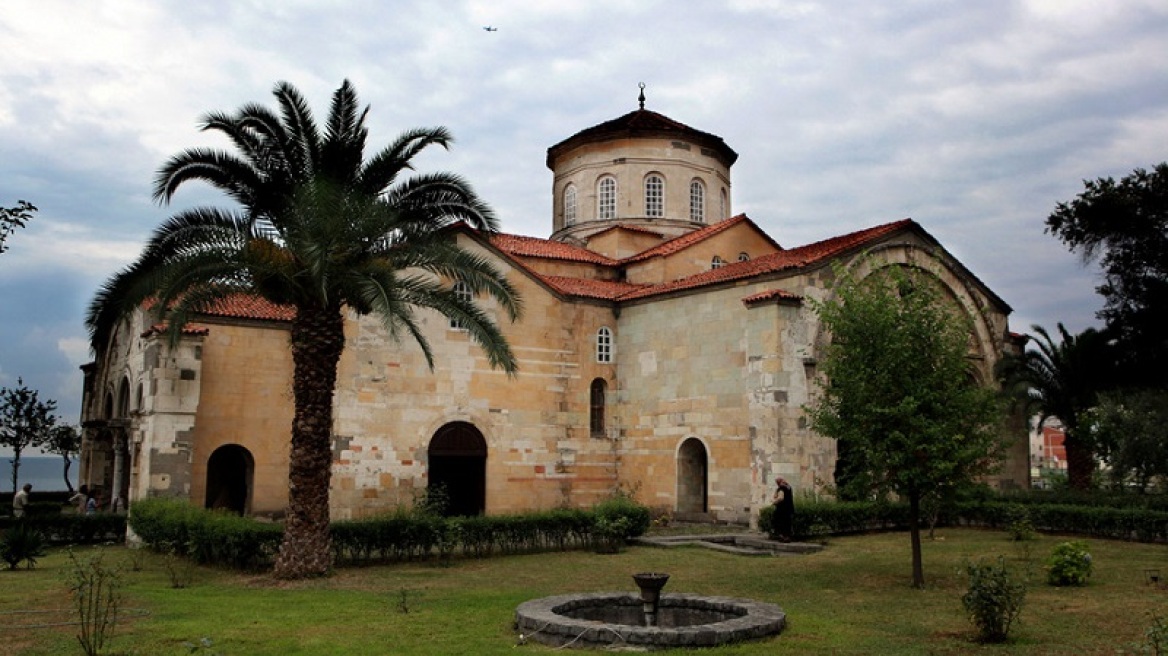 Στο φως τοιχογραφίες και ψηφιδωτά στην Αγία Σοφία στην Τραπεζούντα