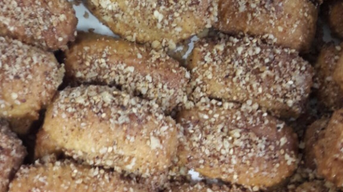 Τα περίφημα μελομακάρονα της Μαρίκας