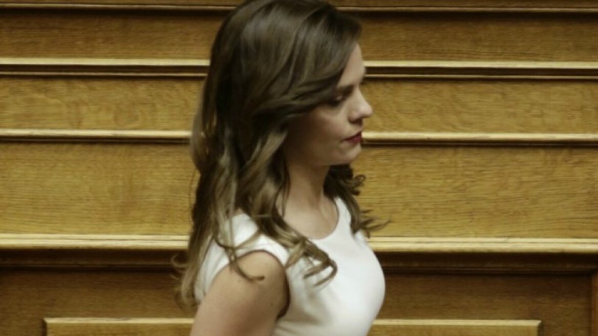 Το λευκό φόρεμα της Αχτσιόγλου έκλεψε τις εντυπώσεις