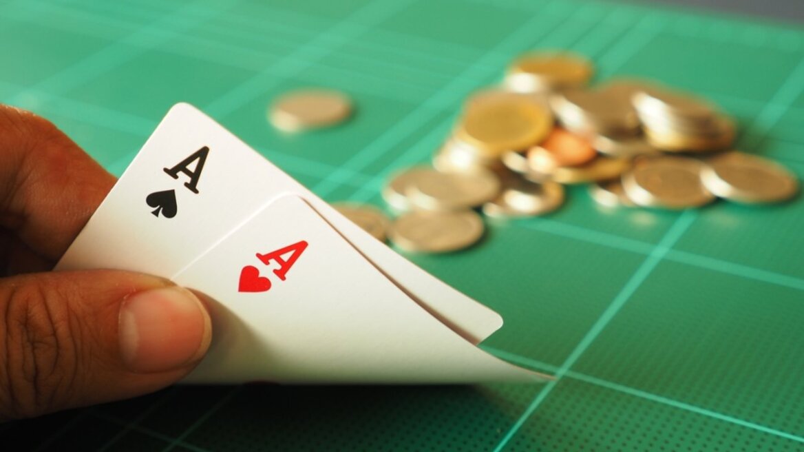 «Φρουτάκια» και παράνομη χαρτοπαιξία στον Αστακό