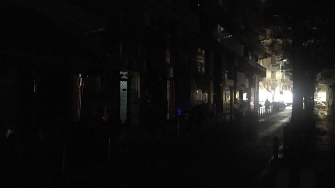 Βυθίστηκε στο σκοτάδι το κέντρο της Θεσσαλονίκης