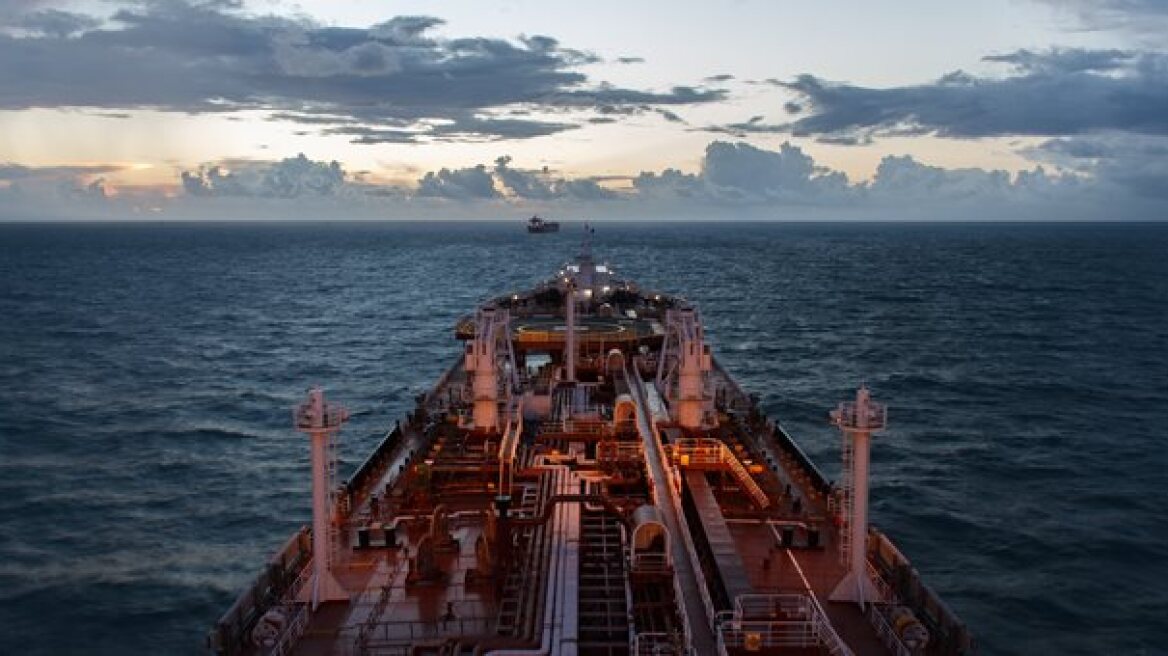 Το γεωτρύπανο Saipem 12000 πιάνει δουλειά - Ένα μήνα θα διαρκέσουν οι έρευνες 