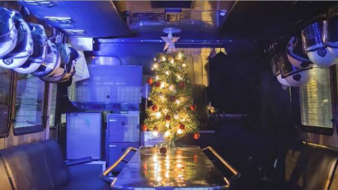 Πολύ... μπροστά η ΕΛΑΣ: Δείτε το νέο βίντεο με ευχές για το νέο έτος