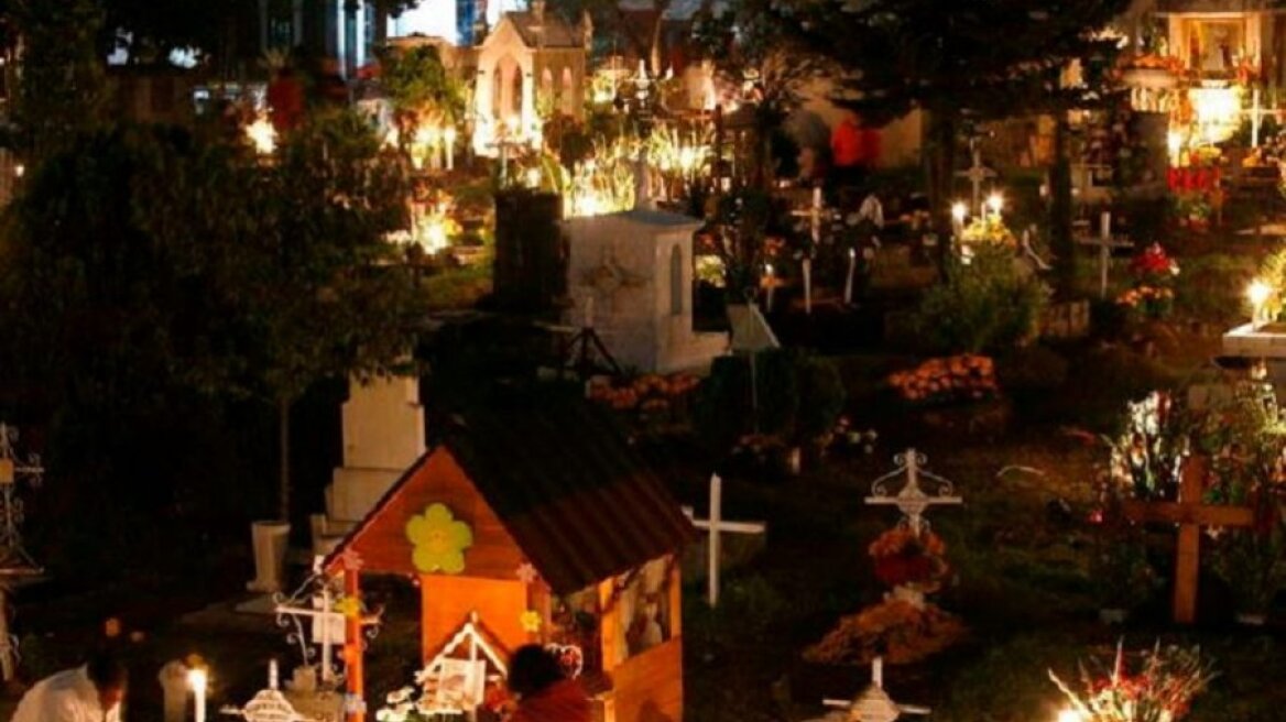 Τα 10 πιο παράξενα γούρια για την Πρωτοχρονιά από όλο τον κόσμο (pics)