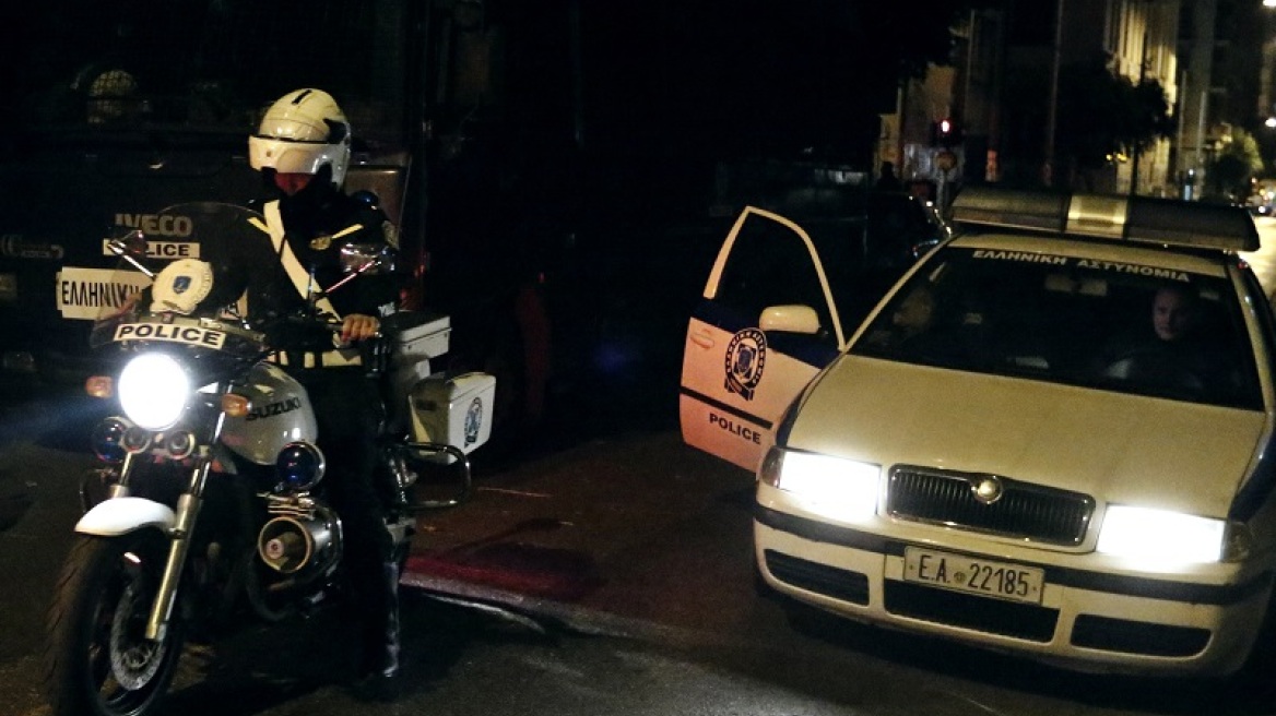 Τσακώθηκαν για τα σκυλιά τους και βγήκε μαχαίρι!