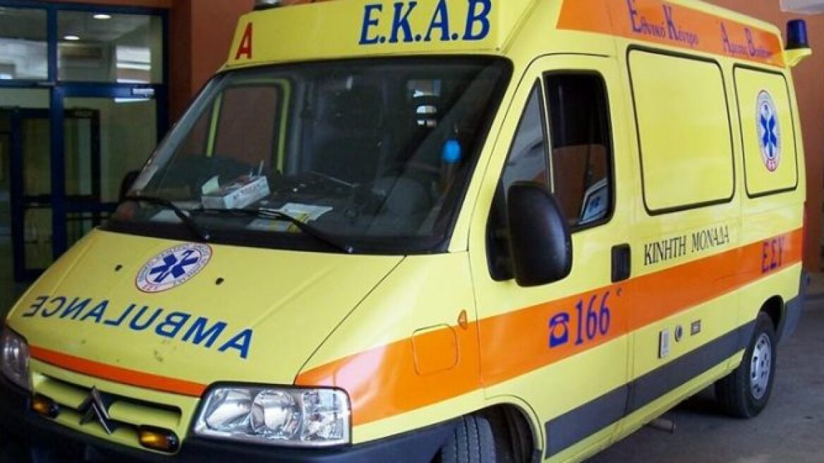 Ηράκλειο: Νεαρός βρέθηκε σε ημιλιπόθυμη κατάσταση στην άκρη του δρόμου