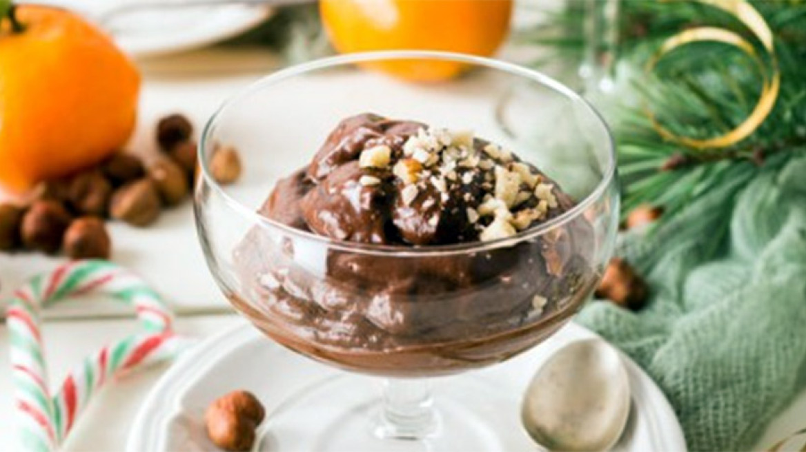 Μους σοκολάτας με αβοκάντο και σιρόπι αγαύης