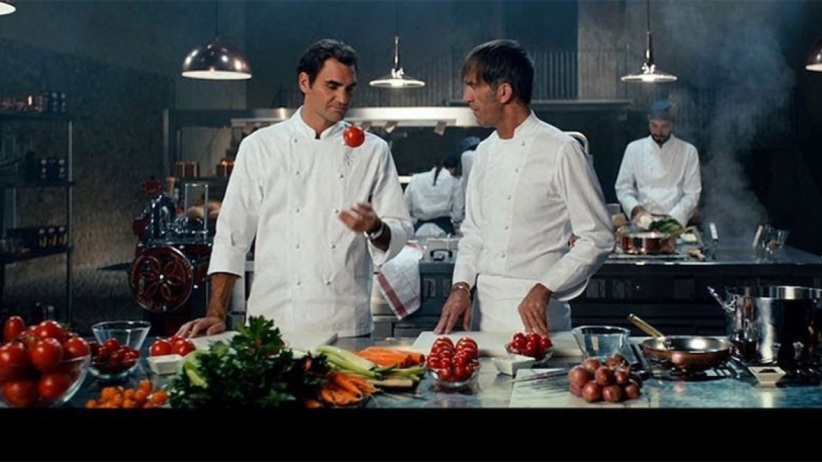 O Ρότζερ Φέντερερ σε ρόλο… master chef μαγειρεύει ζυμαρικά ακούγοντας «Ζορμπά»