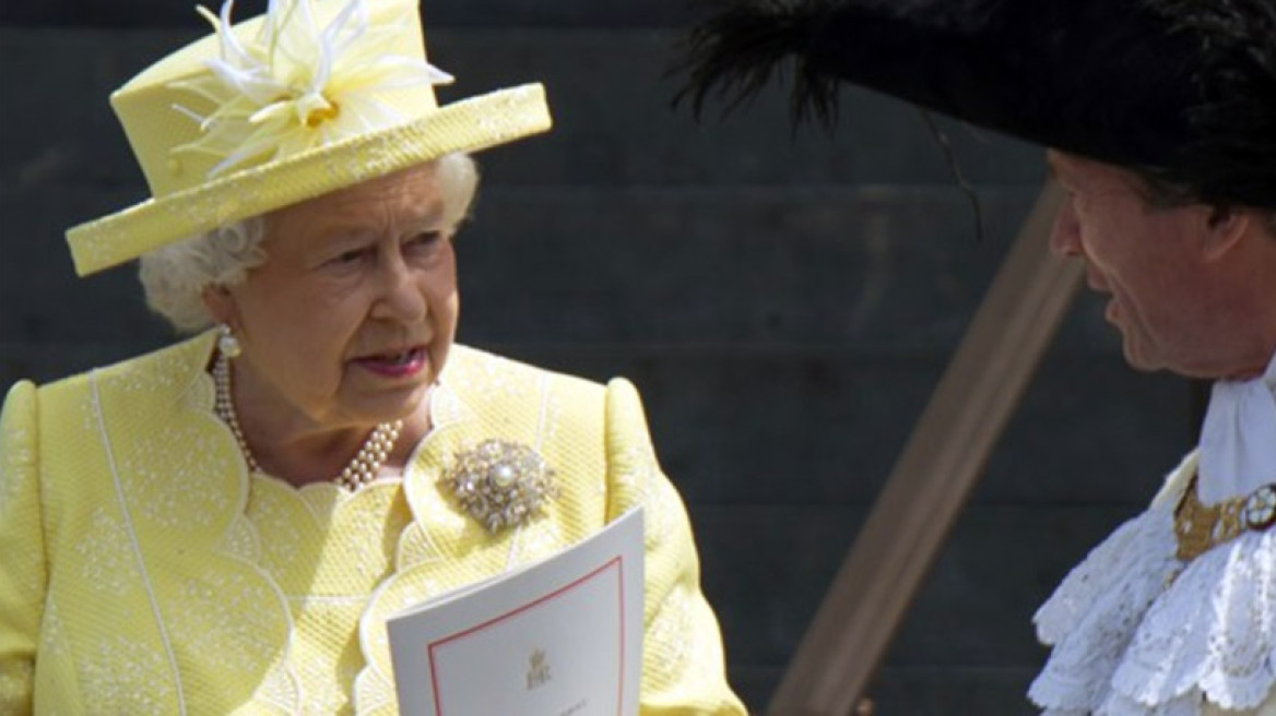 Τρέξτε! Η Βασίλισσα Ελισάβετ προσλαμβάνει βοηθό σεφ