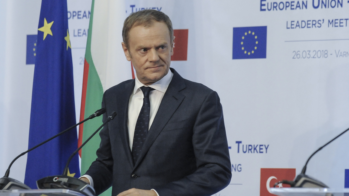 Όσοι ηγέτες παρακολούθησαν την παρέλαση στη Μόσχα πρέπει να ντρέπονται, λέει ο Τουσκ
