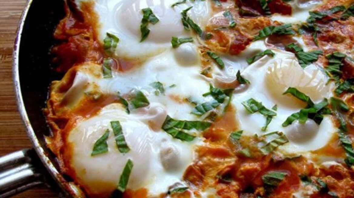 Αβγά μάτια με ντομάτα