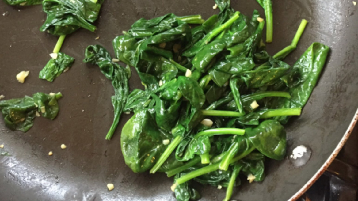 Το twitter έχει κέφια και τα βάζει με τα λαχανικά που λένε ψέματα