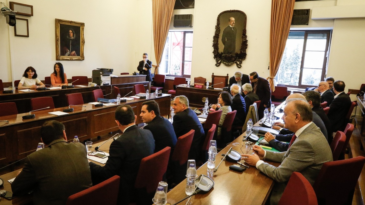 Υπόθεση Novartis: Ανοίγουν οι λογαριασμοί των δέκα πολιτικών και μελών των οικογενειών τους