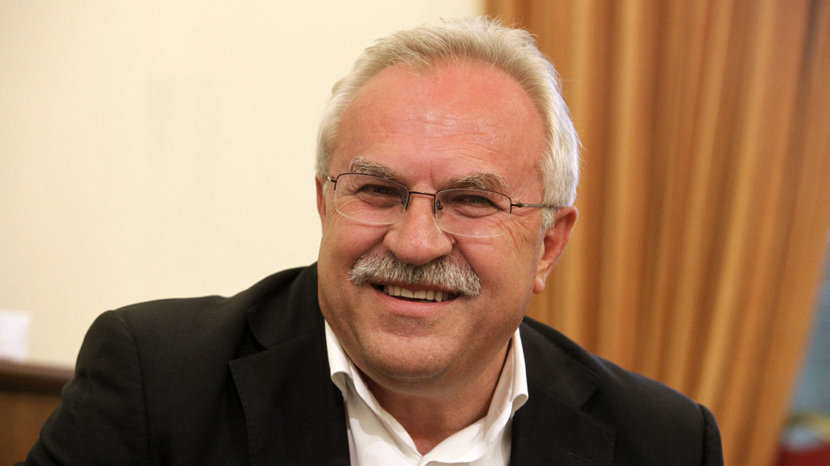 Βουλευτής ΣΥΡΙΖΑ: Δεν υπάρχουν κατασχέσεις, είναι αφαίρεση χρημάτων από λογαριασμούς