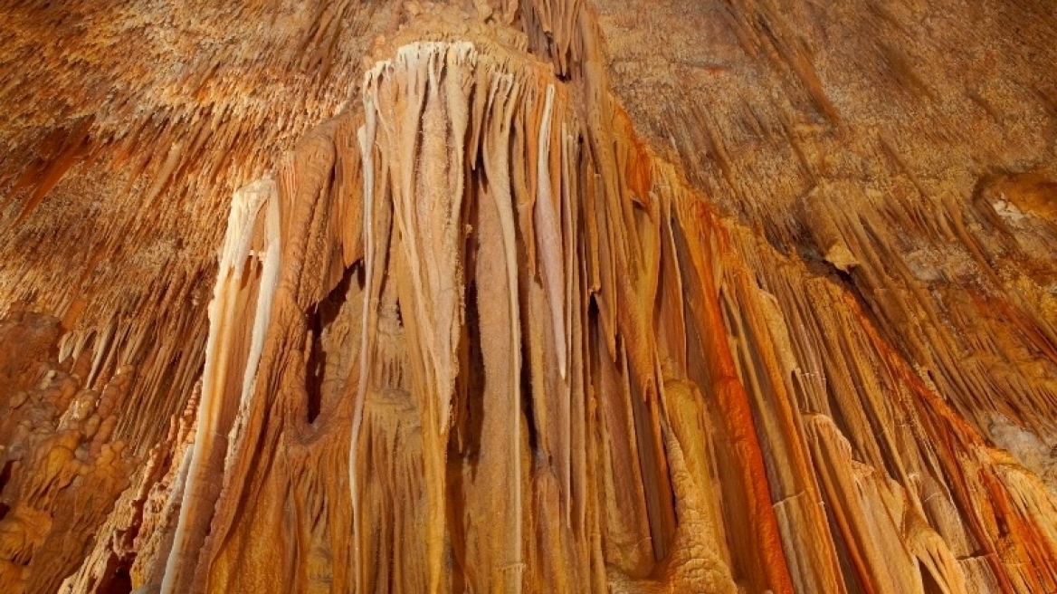 Εικονική περιήγηση στο σπήλαιο της Καστανιάς