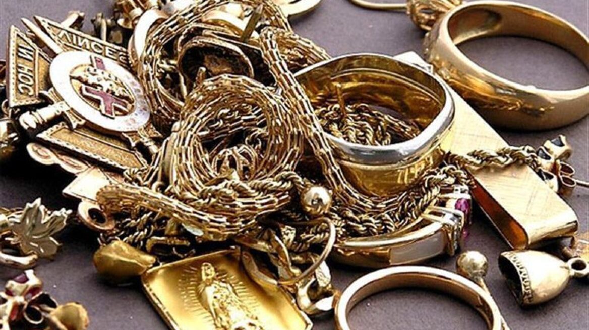 Από διαμάντια μέχρι... κροκόδειλους  κατάσχεσαν τα Τελωνεία το 2017