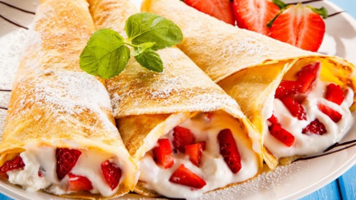 Κρέπες με φράουλες, Garni και Σιρόπι Σοκολάτας