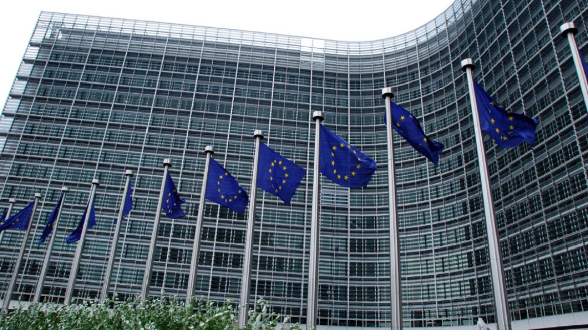 «Μήνυμα» από Βρυξέλλες προς Αθήνα: Ελάφρυνση χρέους σημαίνει αυστηρότερη επιτήρηση