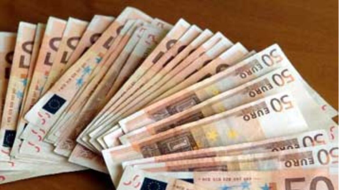  Ζητούσε να της χαλάσουν χαρτονομίσματα και τους ξάφριζε!