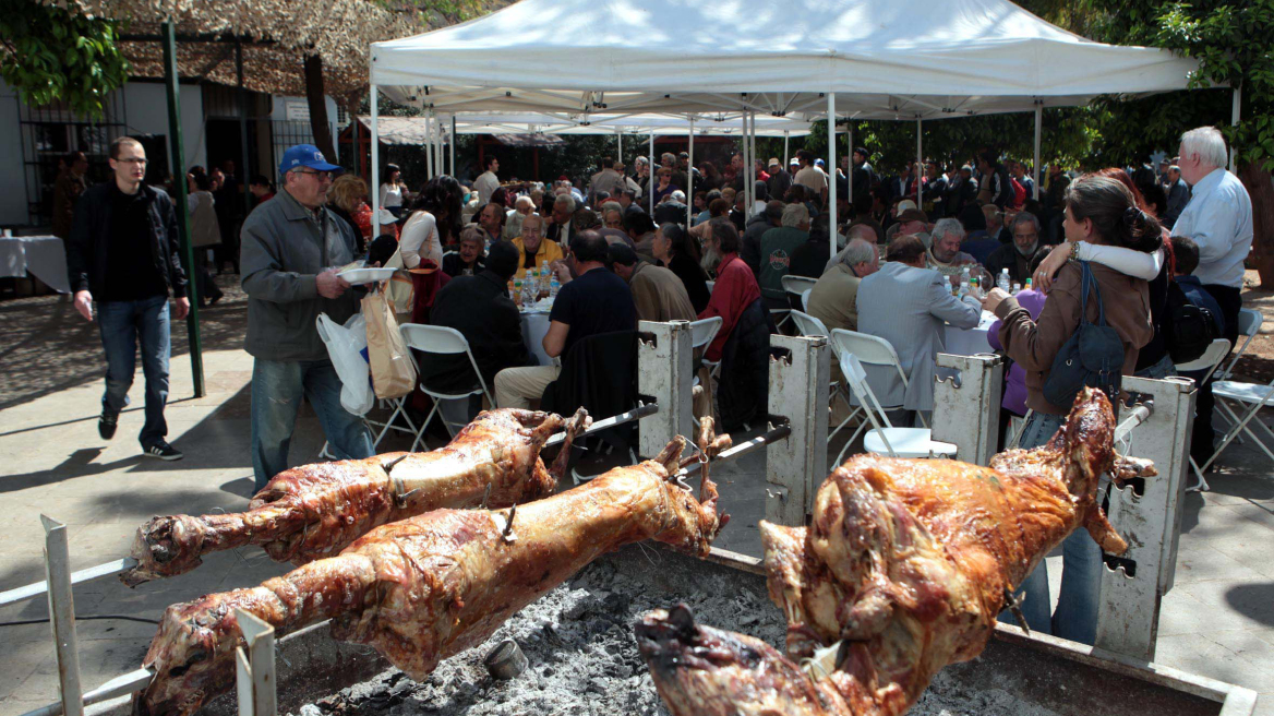 Με λιακάδα και ζέστη το σούβλισμα του οβελία