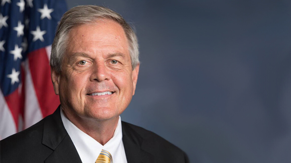 Απίστευτο: Αμερικανός βουλευτής τράβηξε όπλο σε εστιατόριο!