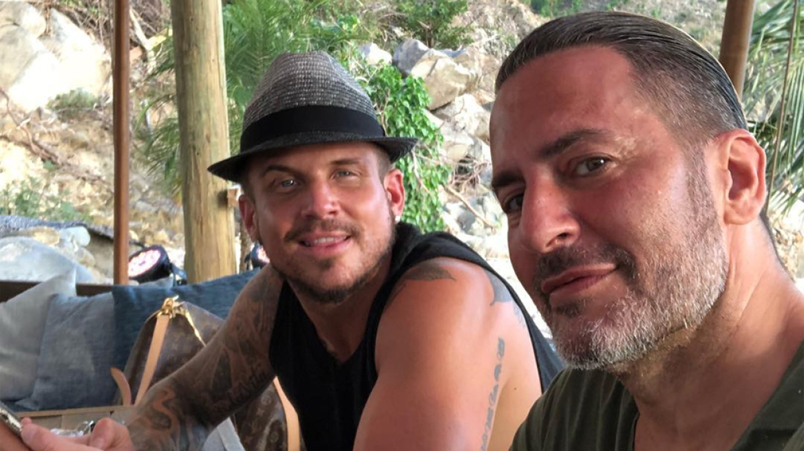 Βίντεο: Ο σχεδιαστής Marc Jacobs έκανε πρόταση γάμου- έκπληξη στον αγαπημένο του 