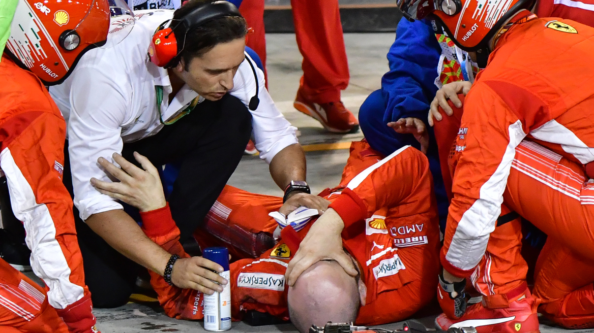 O σοκαριστικός τραυματισμός του μηχανικού της Ferrari - Έσπασε στα δύο το πόδι του (video)