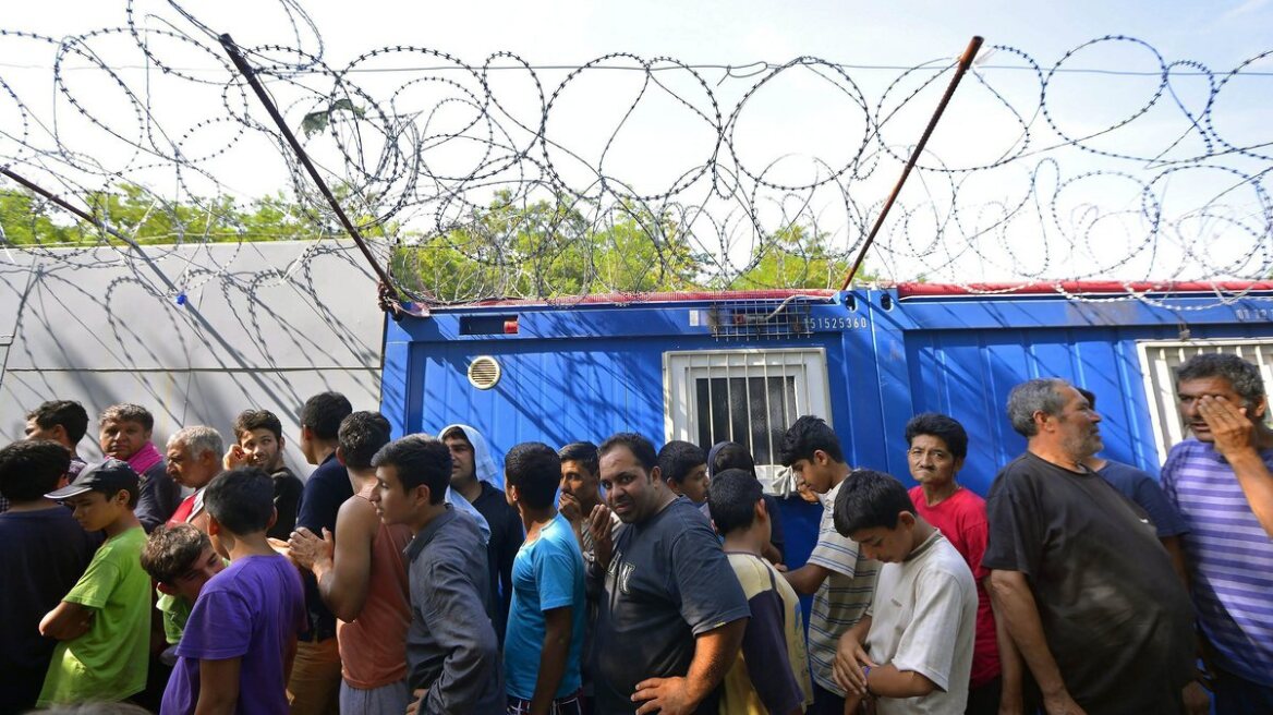 Λέσβος: Μεγάλη πασχαλινή γιορτή για τους χριστιανούς πρόσφυγες