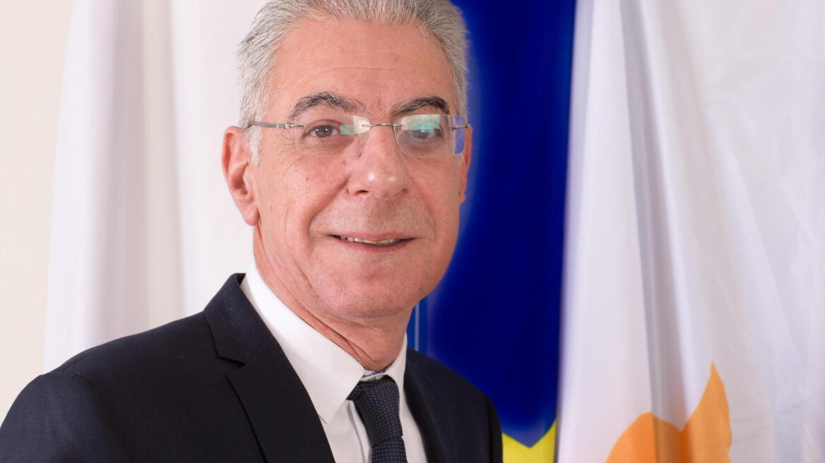 Κυβερνητικός εκπρόσωπος Κύπρου στο ΘΕΜΑ 104,6:  Ό,τι γίνεται στις βρετανικές βάσεις αφορά μόνο τη Βρετανία