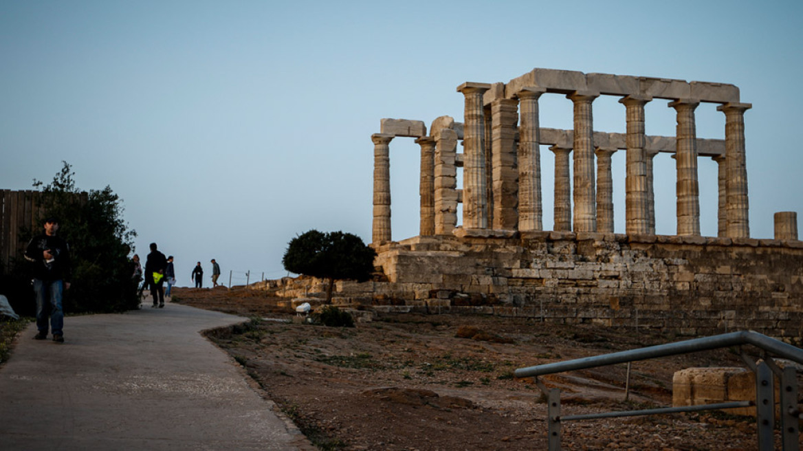 Φωτογραφίες: Δείτε τα γυρίσματα του BBC στο Σούνιο