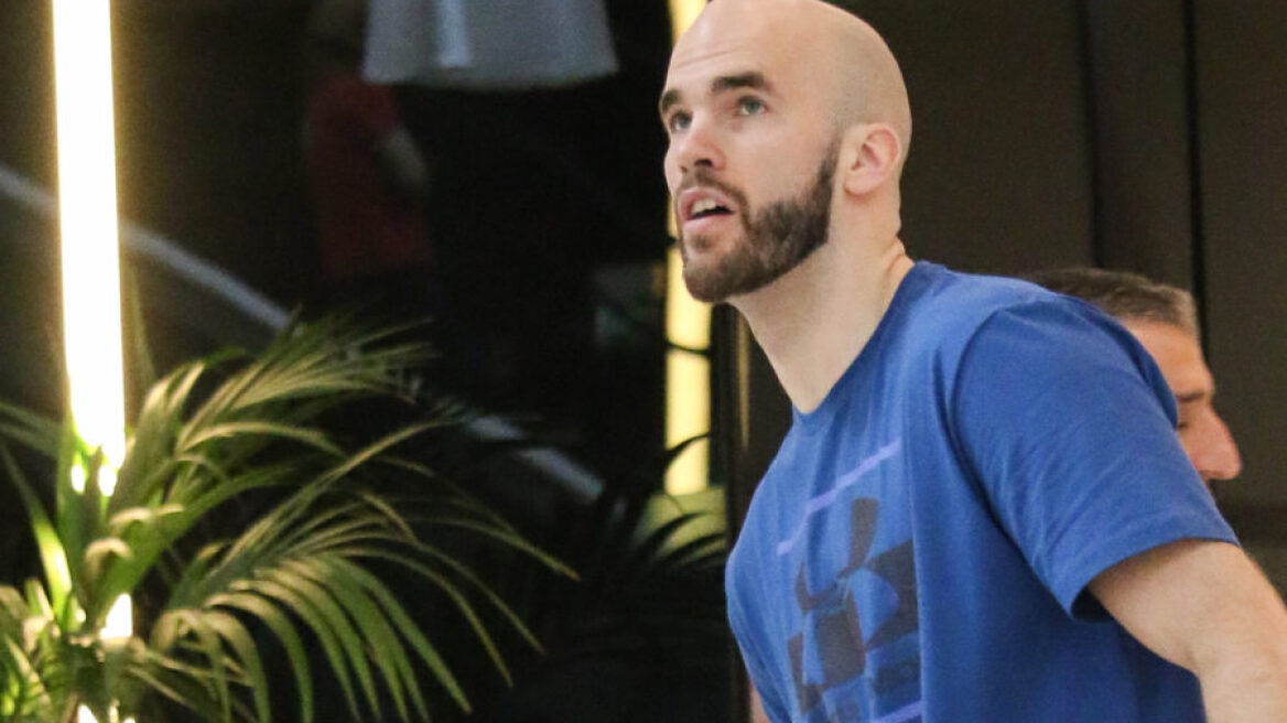 Ο Νικ Καλάθης πήγε βόλτα με το γιο του Λουκ