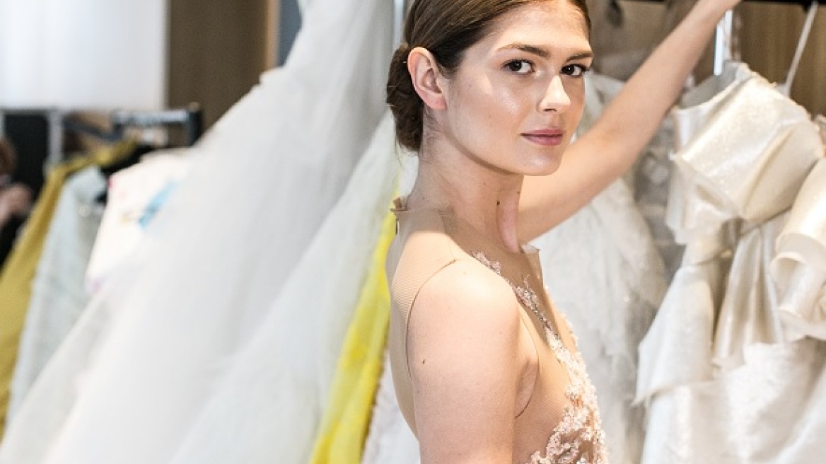 Η Αμαλία Κωστοπούλου φωτογραφίζει τον αδερφό και τη μαμά της