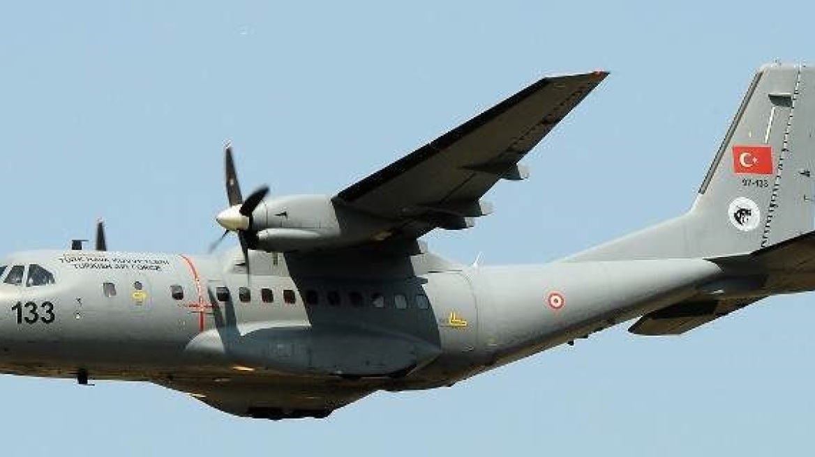 Μια ημέρα μετά τον θάνατο του σμηναγού: 32 παραβιάσεις του εθνικού εναερίου χώρου από τουρκικά κατασκοπευτικά