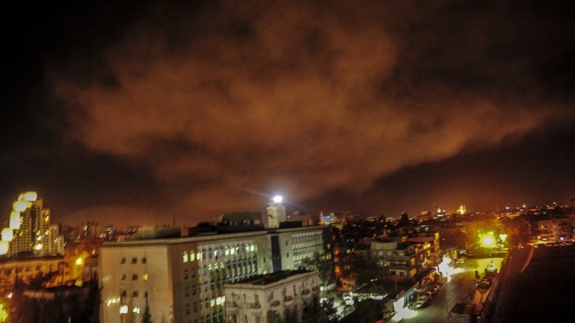 Συρία: Το καθεστώς Άσαντ καταγγέλλει «τη βάρβαρη και βάναυση επίθεση» των Δυτικών