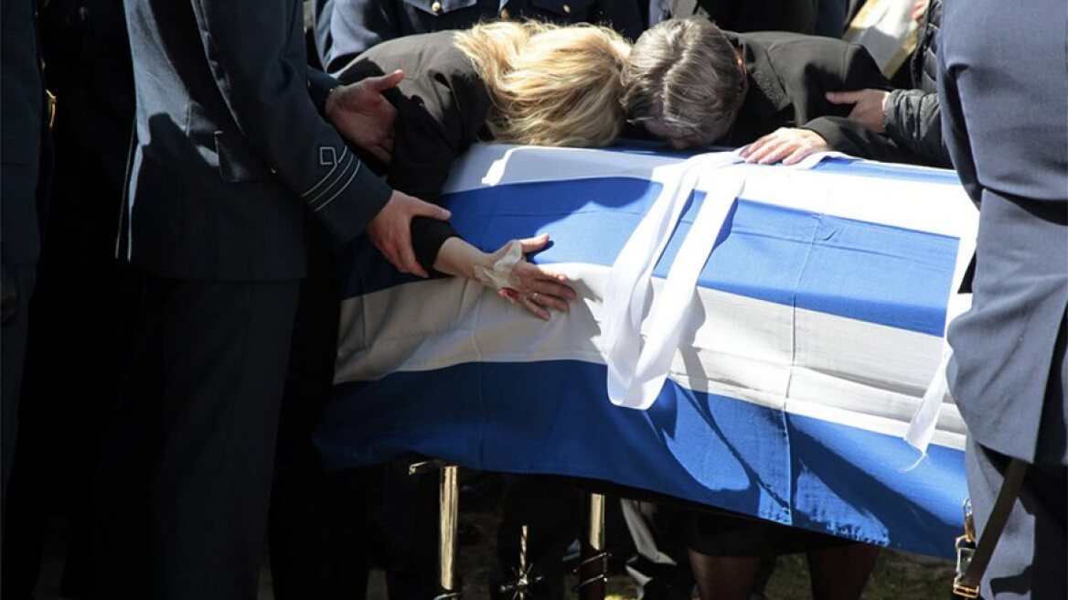 Η Ελλάδα αποχαιρέτησε τον ήρωα σμηναγό