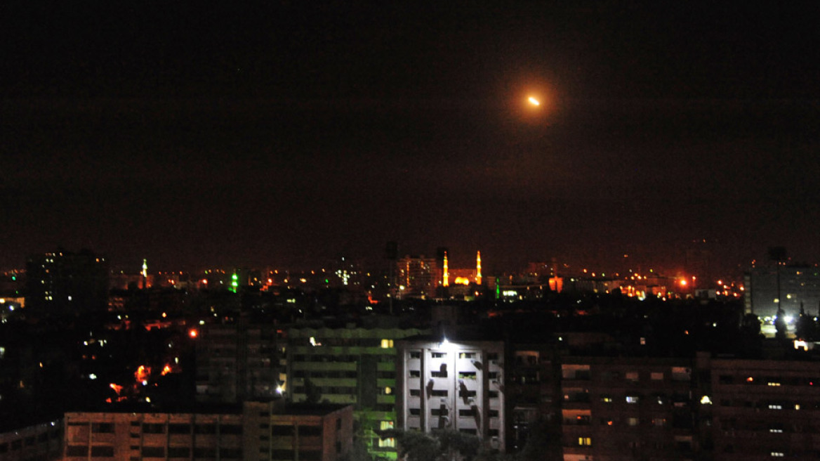 ΗΠΑ, Γαλλία και Βρετανία χτύπησαν με πυραύλους τη Συρία 