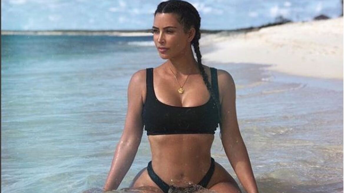 Η Kim Kardashian και η... πιπεράτη φωτογραφία στην πισίνα της 