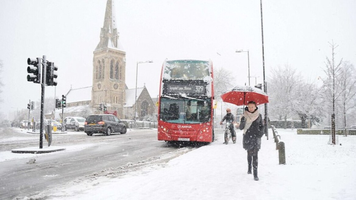 Βρετανία: «Βουτιά» των λιανικών πωλήσεων λόγω... χιονιά