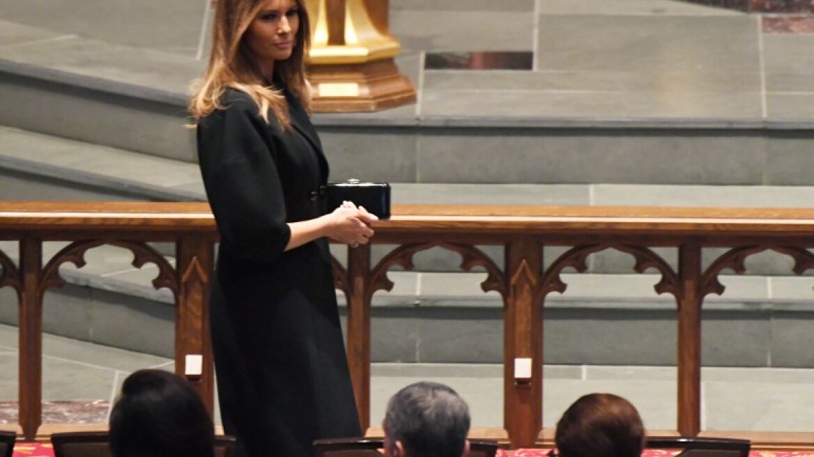 ΗΠΑ: Μόνη η Μελάνια στην κηδεία της Μπάρμπαρα Μπους - Γιατί δεν πήγε ο Τραμπ